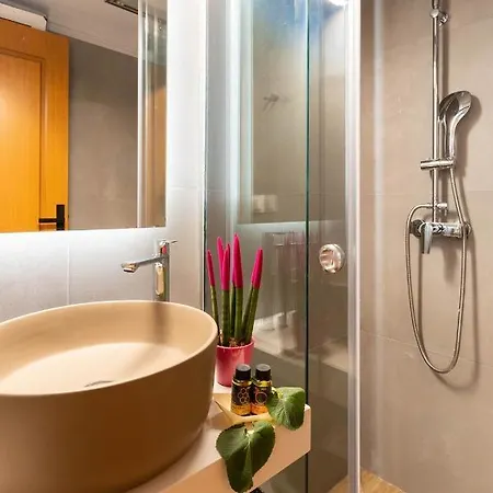 Venetia With Jacuzzi Villa