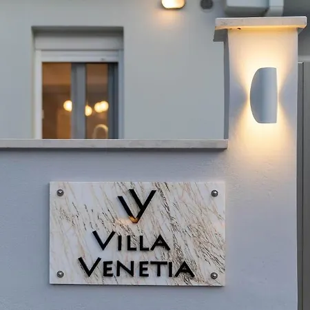 Venetia With Jacuzzi
