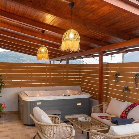 Venetia With Jacuzzi Villa Lambiní